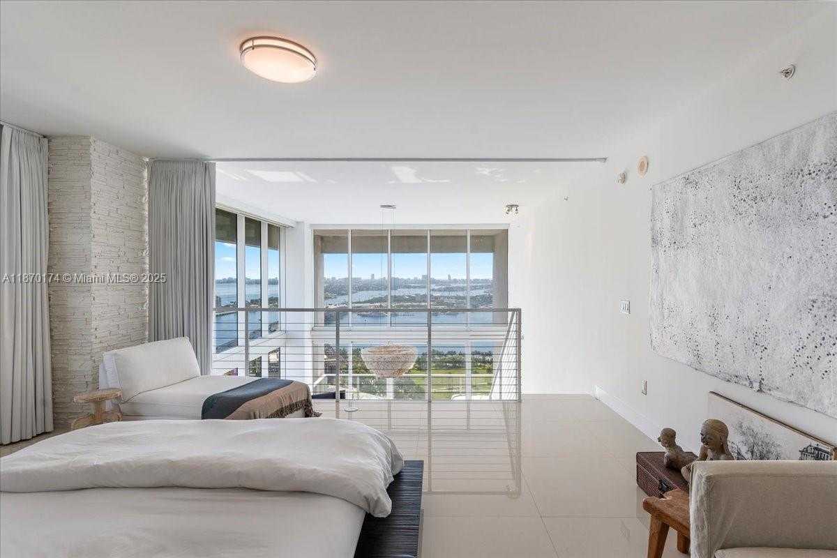 Small Image of 1040 BISCAYNE BLVD #2904, Miami Number 12