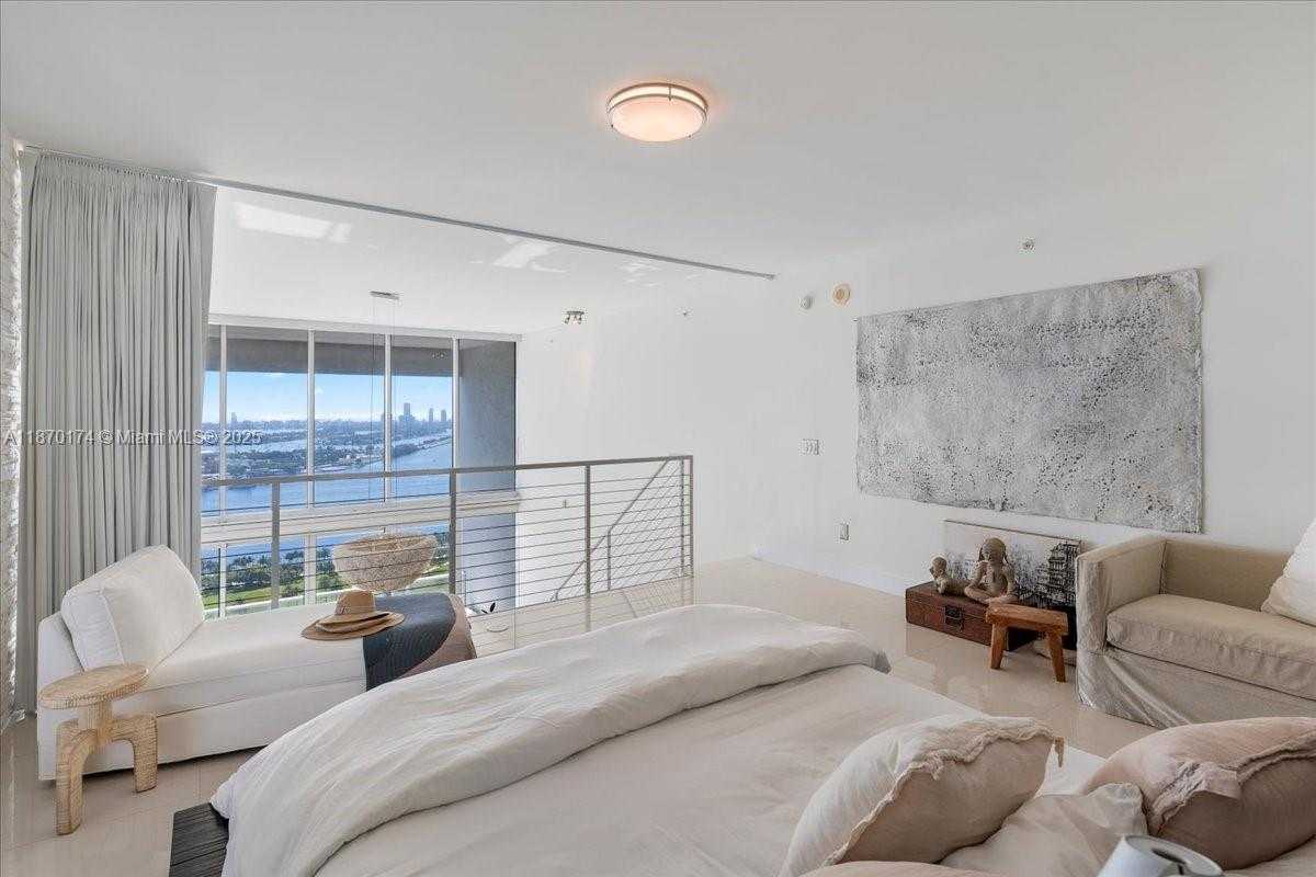 Small Image of 1040 BISCAYNE BLVD #2904, Miami Number 14