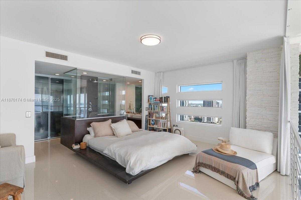 Small Image of 1040 BISCAYNE BLVD #2904, Miami Number 15