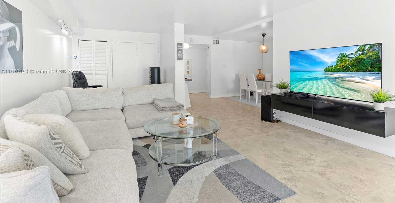 Small Image of 18071 BISCAYNE BLVD #1404, Aventura Number 10