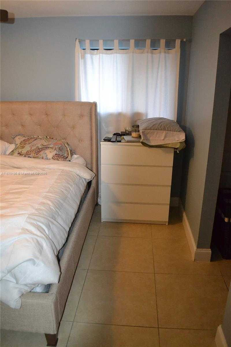 Small Image of 9727 HAMMOCKS BLVD #207D, Miami Number 25