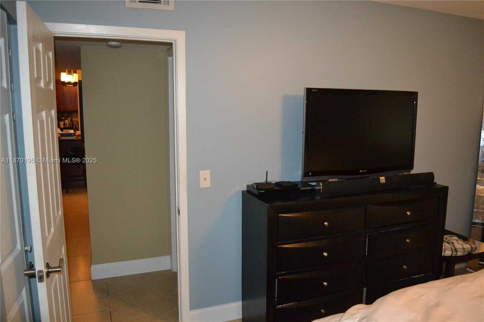 Small Image of 9727 HAMMOCKS BLVD #207D, Miami Number 27