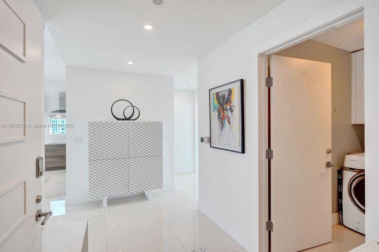 Small Image of 2020 NORTH BAYSHORE DR #3310, Miami Number 16