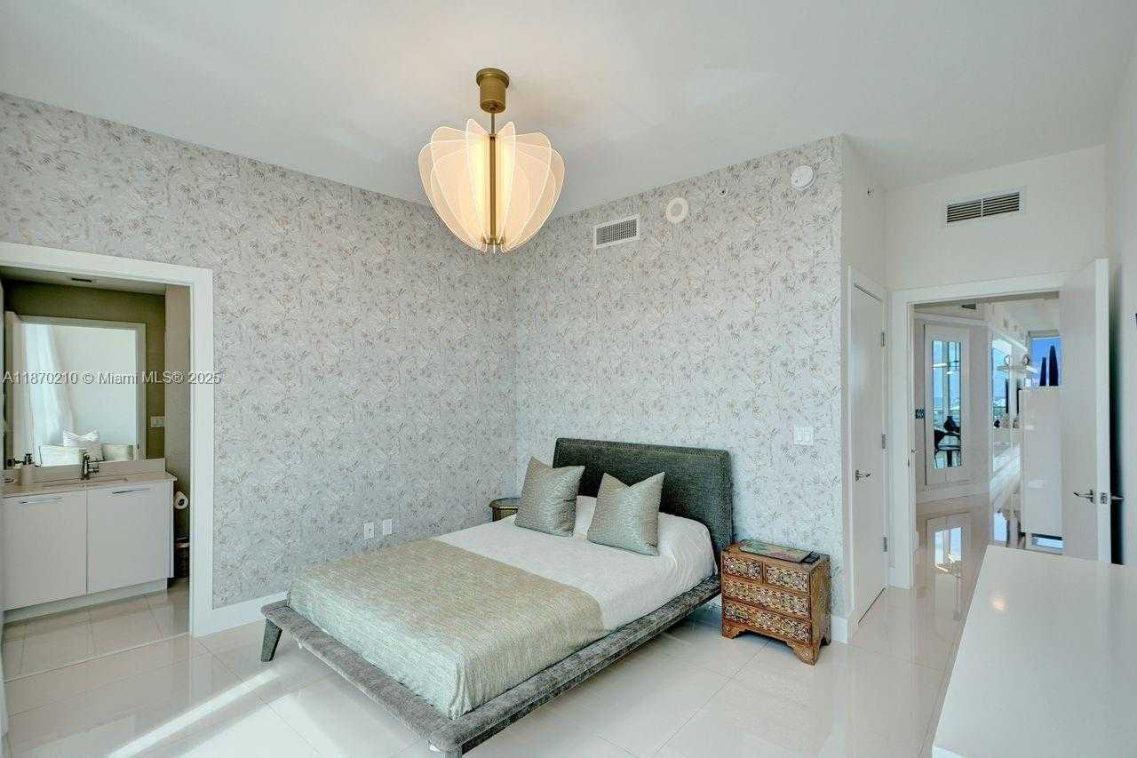 Small Image of 2020 NORTH BAYSHORE DR #3310, Miami Number 35
