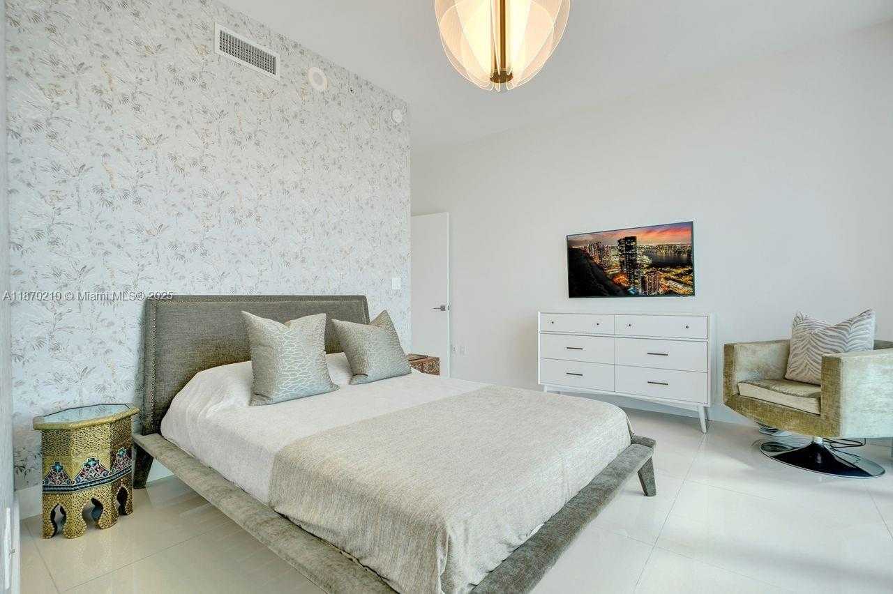 Small Image of 2020 NORTH BAYSHORE DR #3310, Miami Number 36