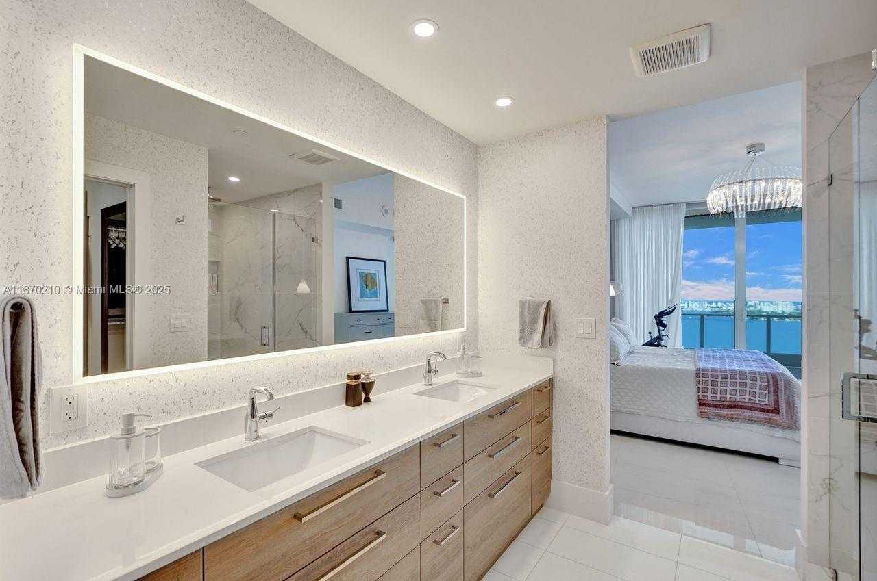 Small Image of 2020 NORTH BAYSHORE DR #3310, Miami Number 44