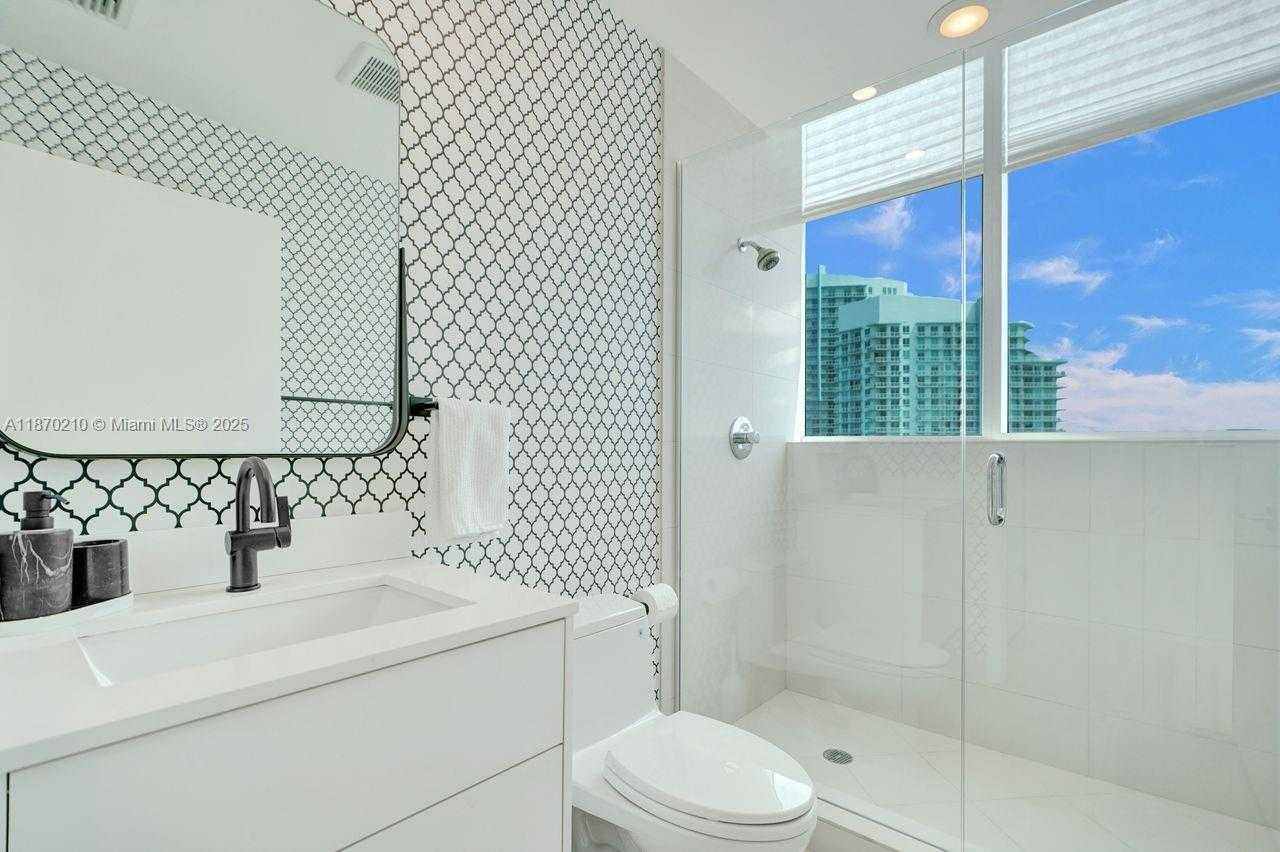 Small Image of 2020 NORTH BAYSHORE DR #3310, Miami Number 46