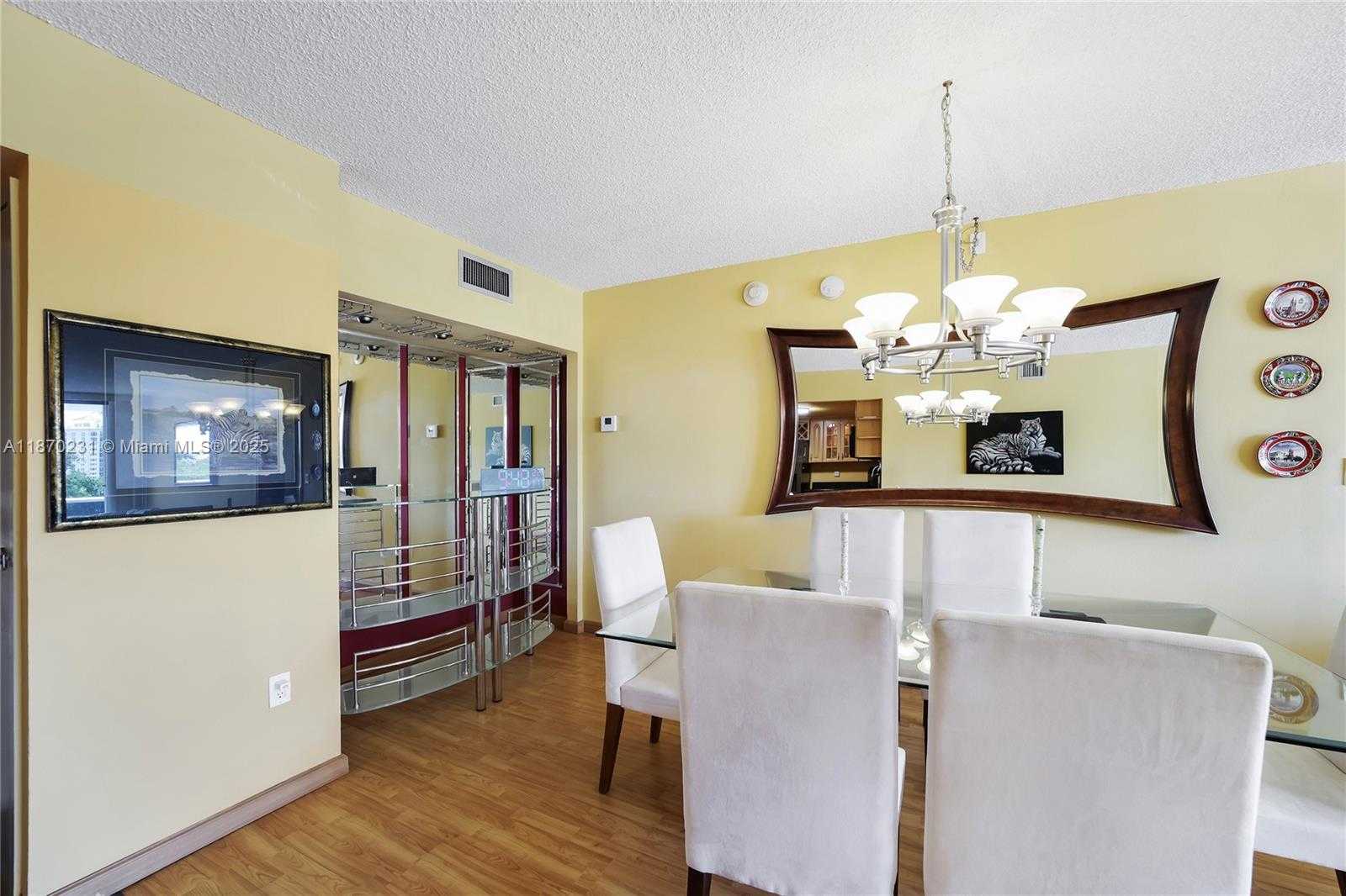 Small Image of 3675 NORTH COUNTRY CLUB DR #204, Aventura Number 19