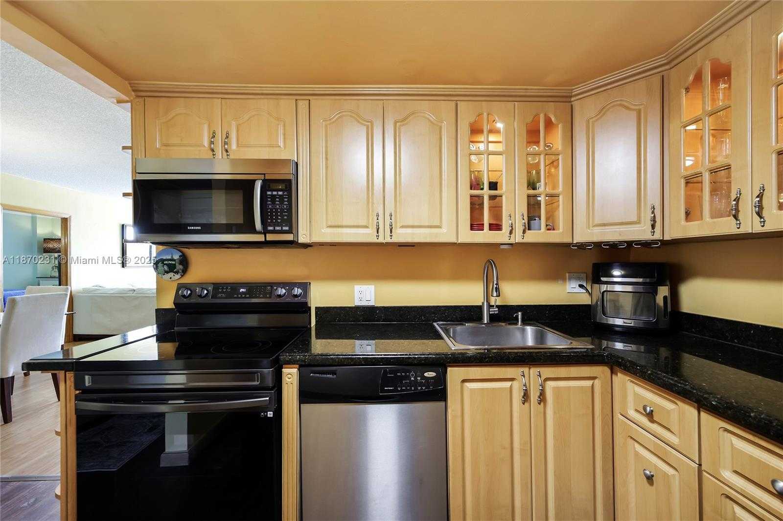 Small Image of 3675 NORTH COUNTRY CLUB DR #204, Aventura Number 20