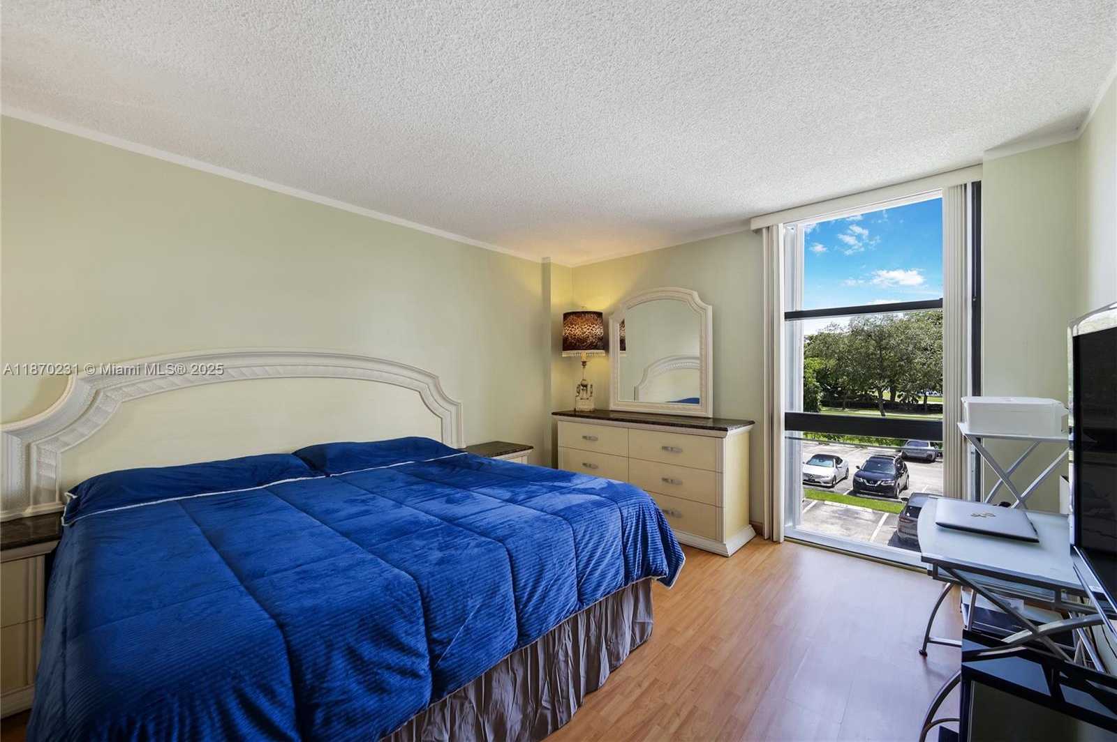 Small Image of 3675 NORTH COUNTRY CLUB DR #204, Aventura Number 27