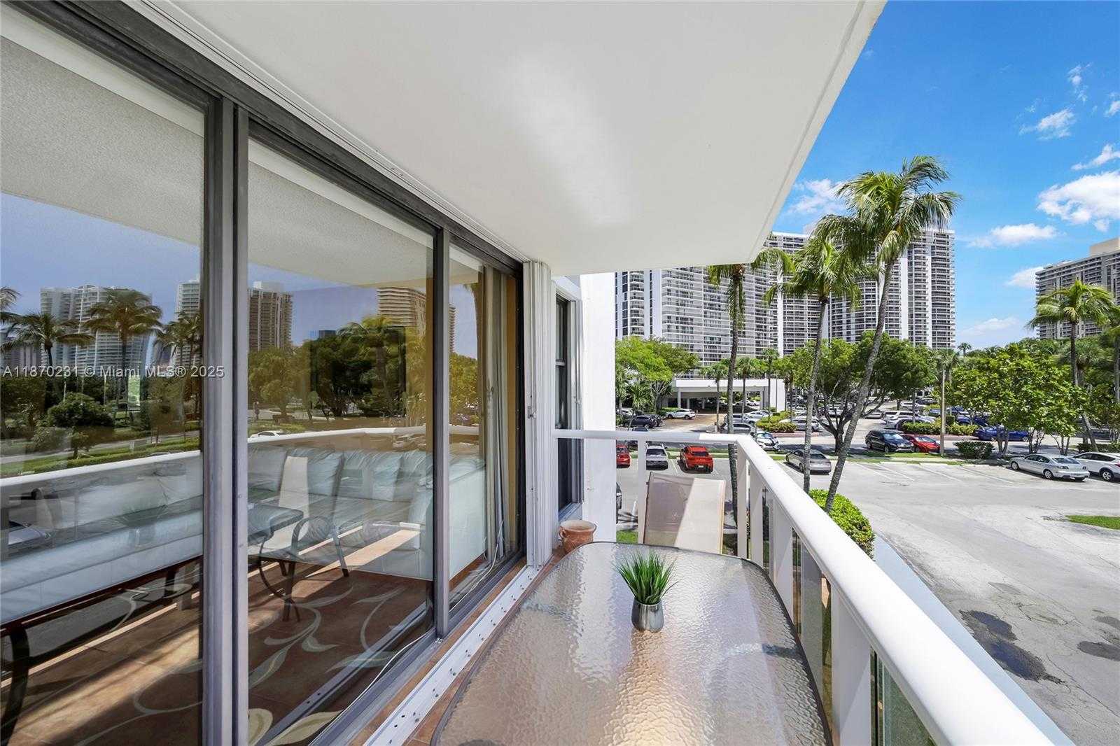 Small Image of 3675 NORTH COUNTRY CLUB DR #204, Aventura Number 44