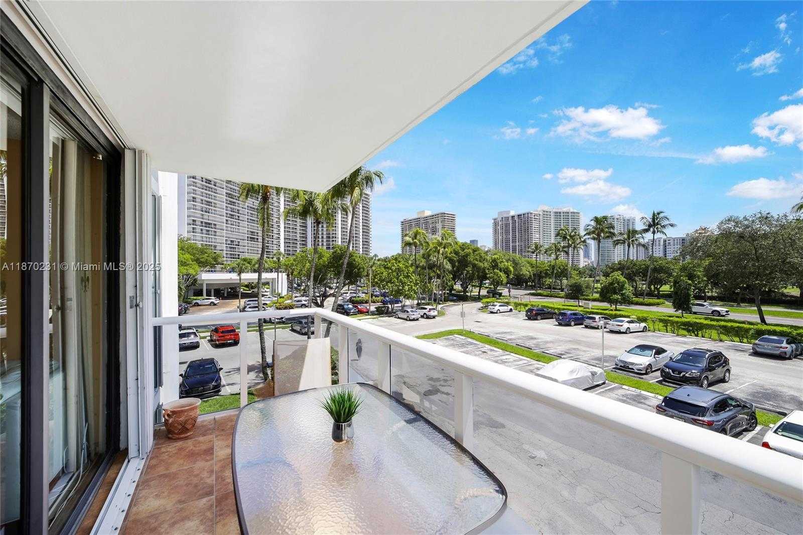 Small Image of 3675 NORTH COUNTRY CLUB DR #204, Aventura Number 5