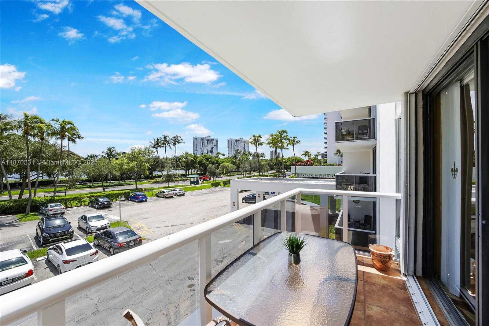 Small Image of 3675 NORTH COUNTRY CLUB DR #204, Aventura Number 6