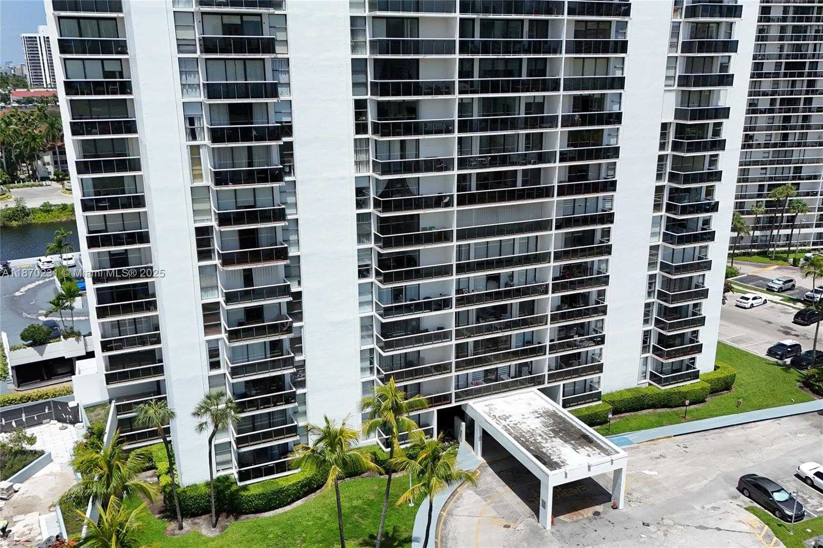 Small Image of 3675 NORTH COUNTRY CLUB DR #204, Aventura Number 66