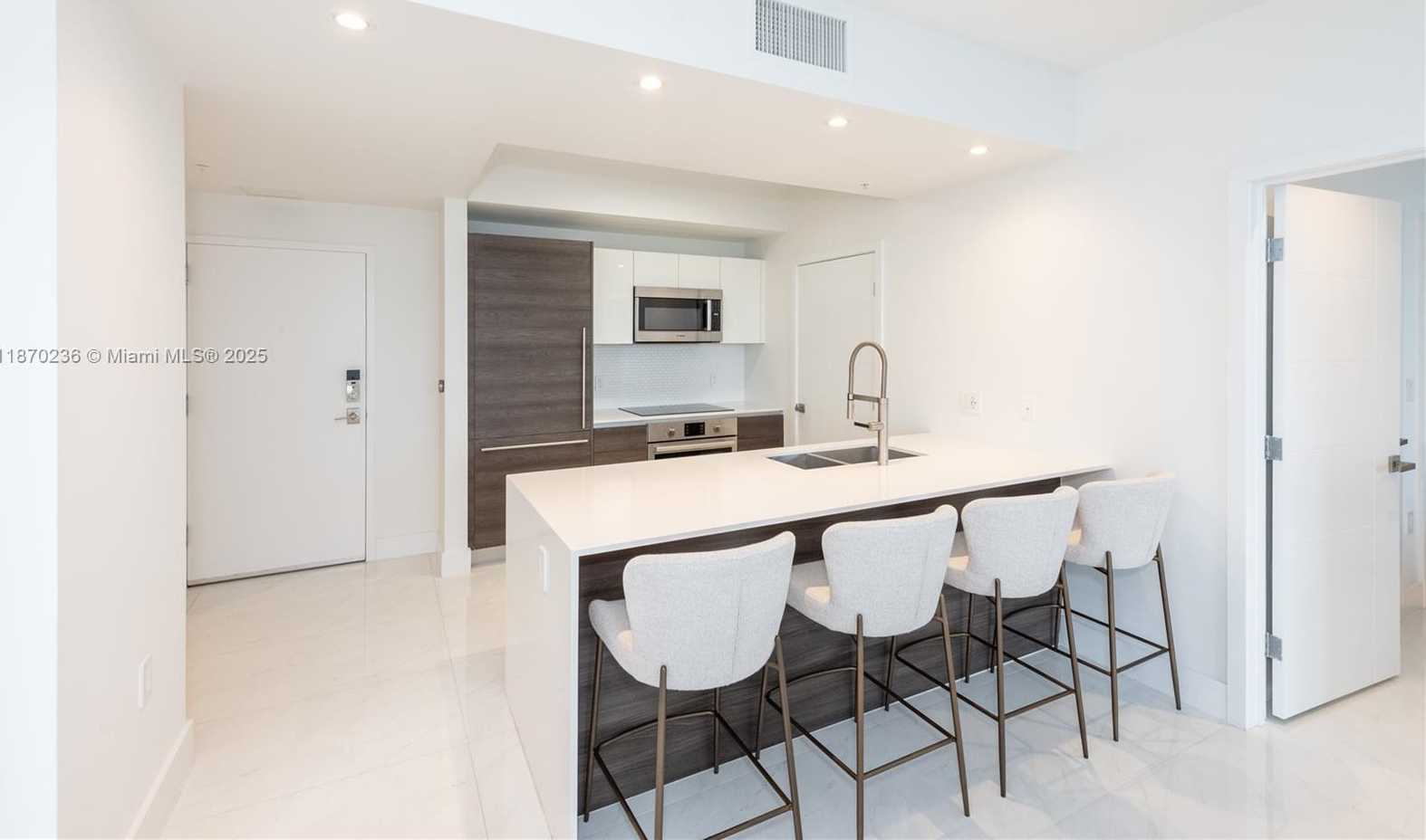 Small Image of 301 ALTARA AVE #619, Coral Gables Number 6