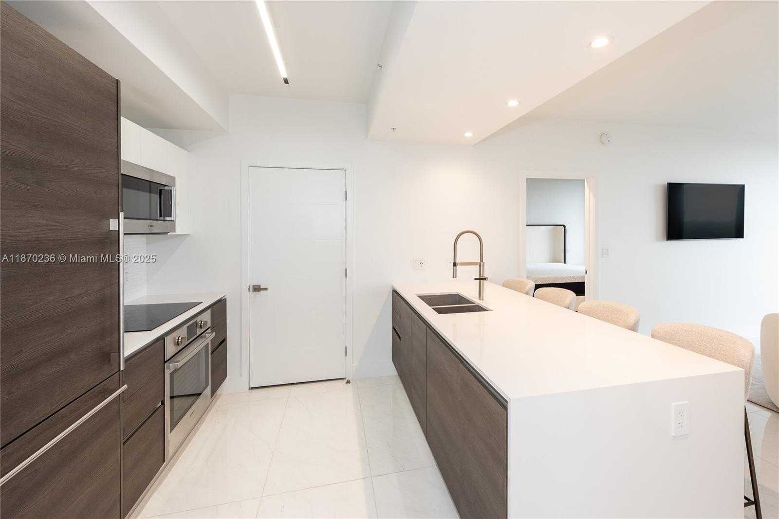 Small Image of 301 ALTARA AVE #619, Coral Gables Number 7