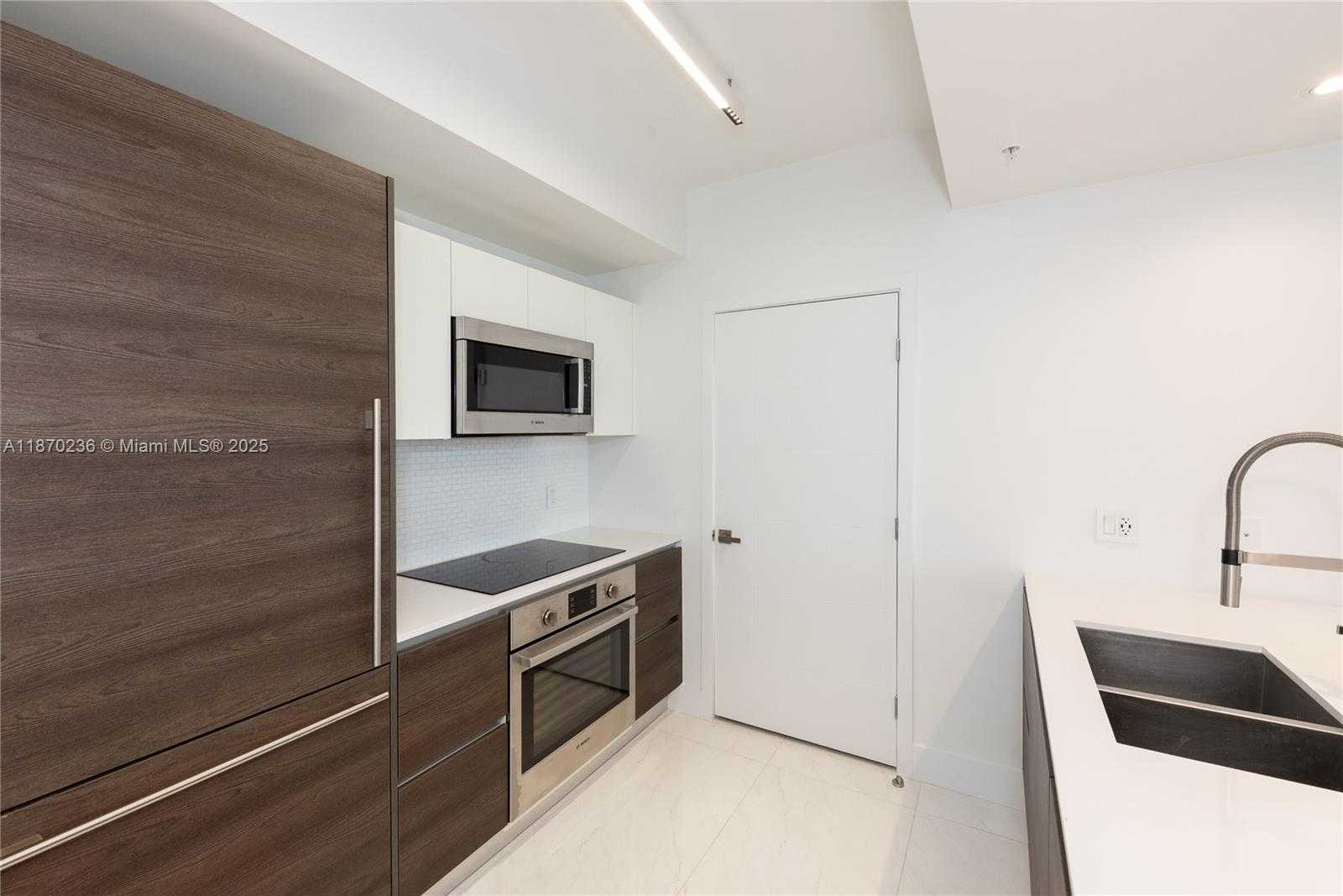 Small Image of 301 ALTARA AVE #619, Coral Gables Number 9