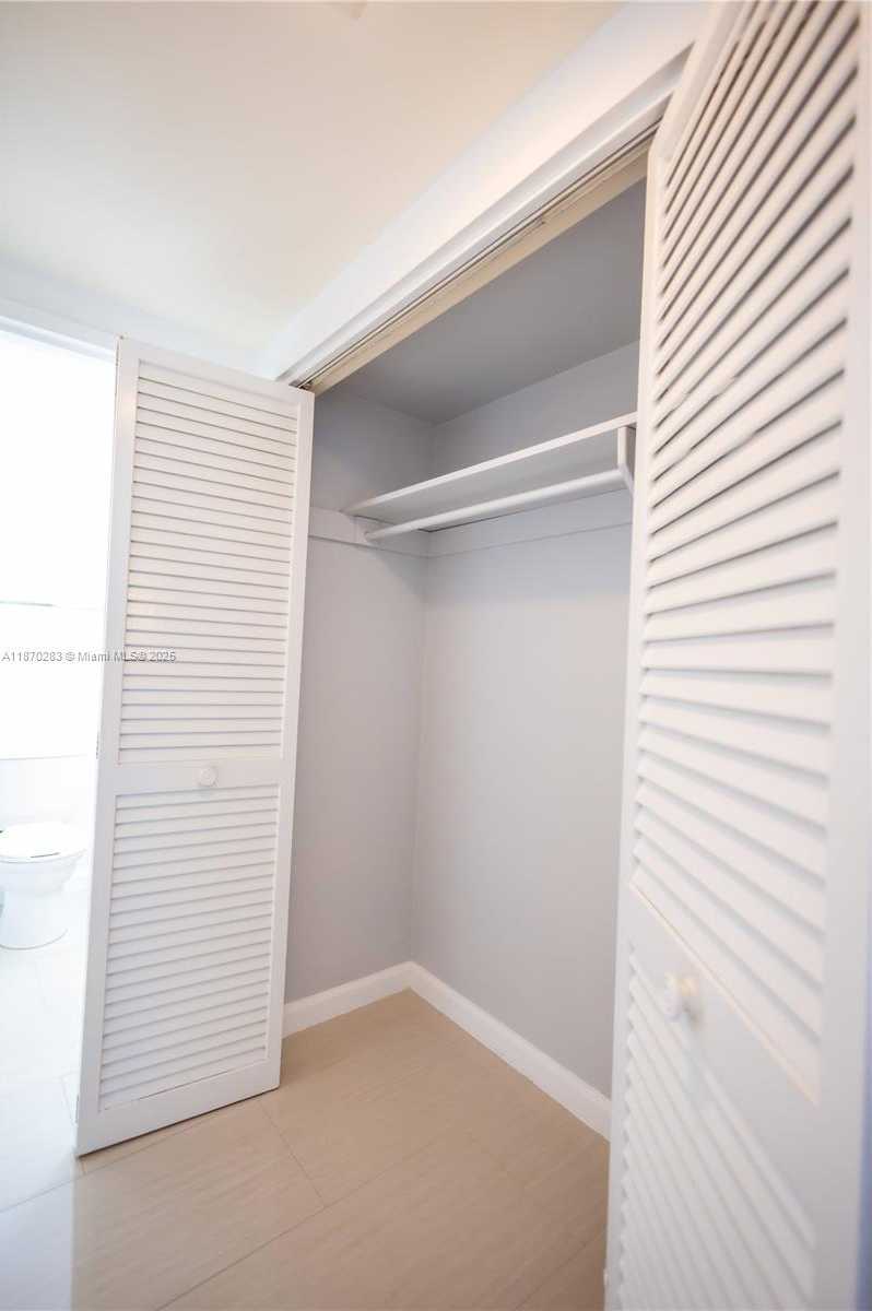 Small Image of 1000 WEST AVE #430, Miami Beach Number 10