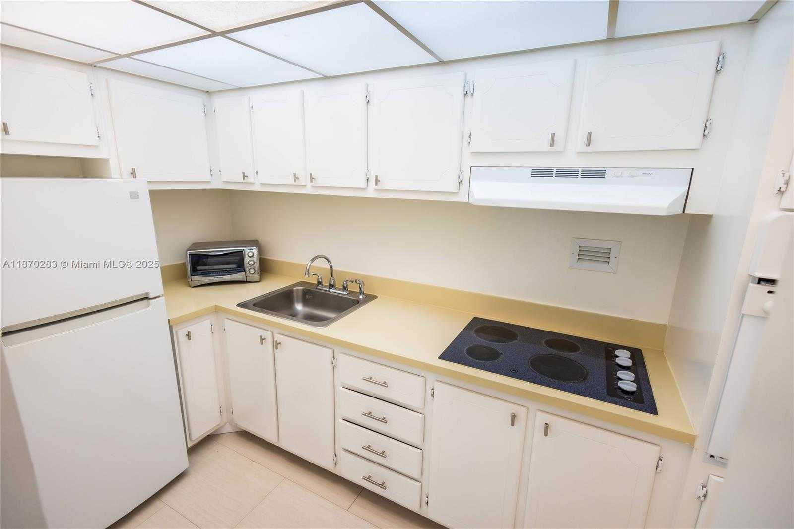 Small Image of 1000 WEST AVE #430, Miami Beach Number 16
