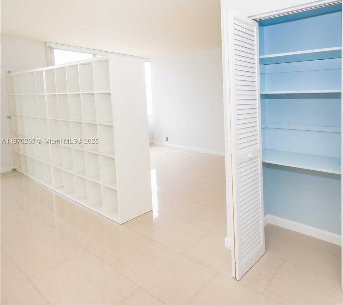 Small Image of 1000 WEST AVE #430, Miami Beach Number 8