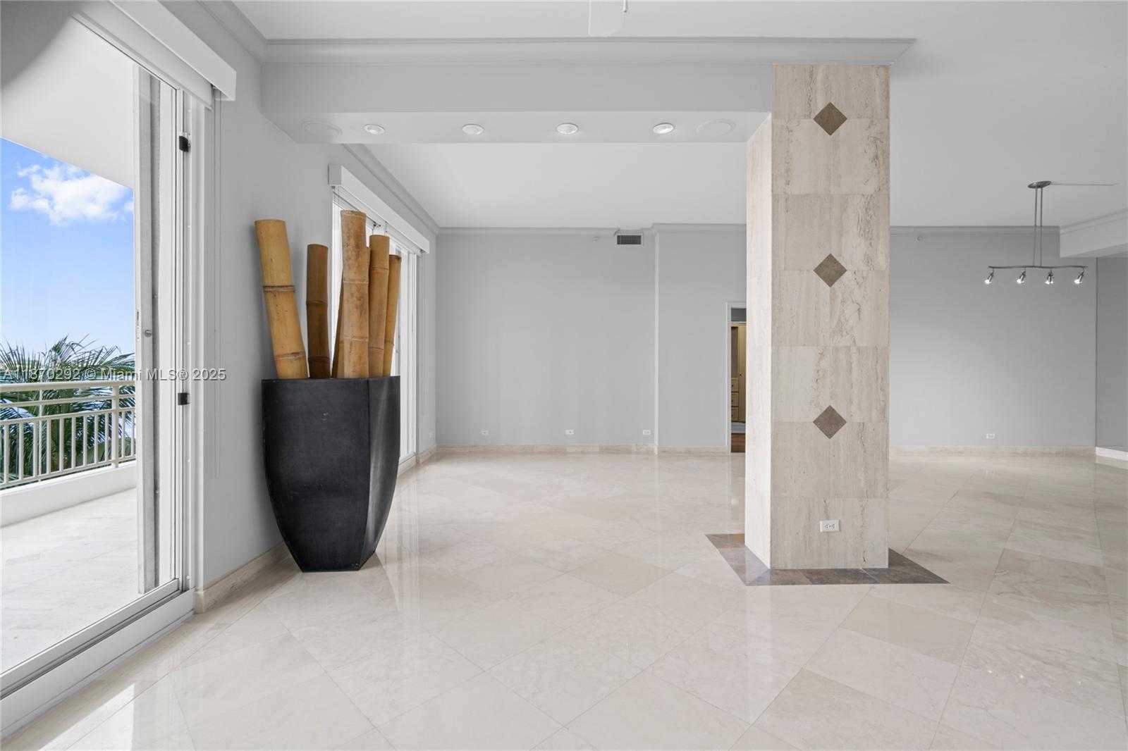 Small Image of 888 BRICKELL KEY DR #408, Miami Number 12