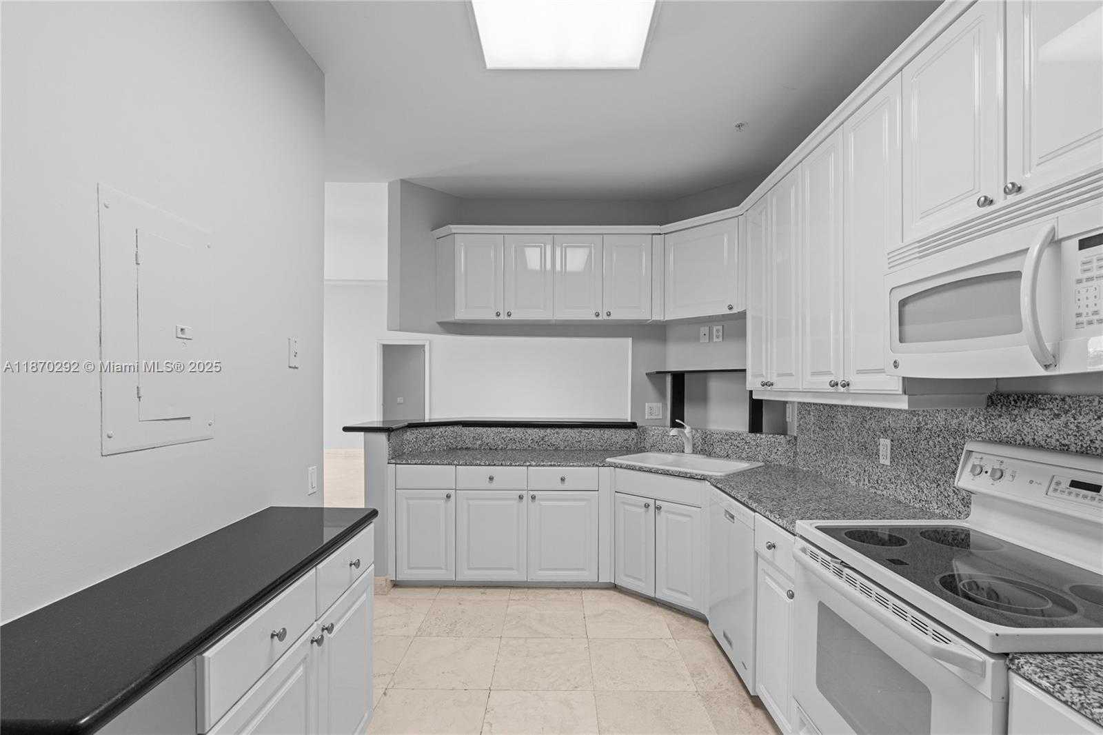 Small Image of 888 BRICKELL KEY DR #408, Miami Number 18