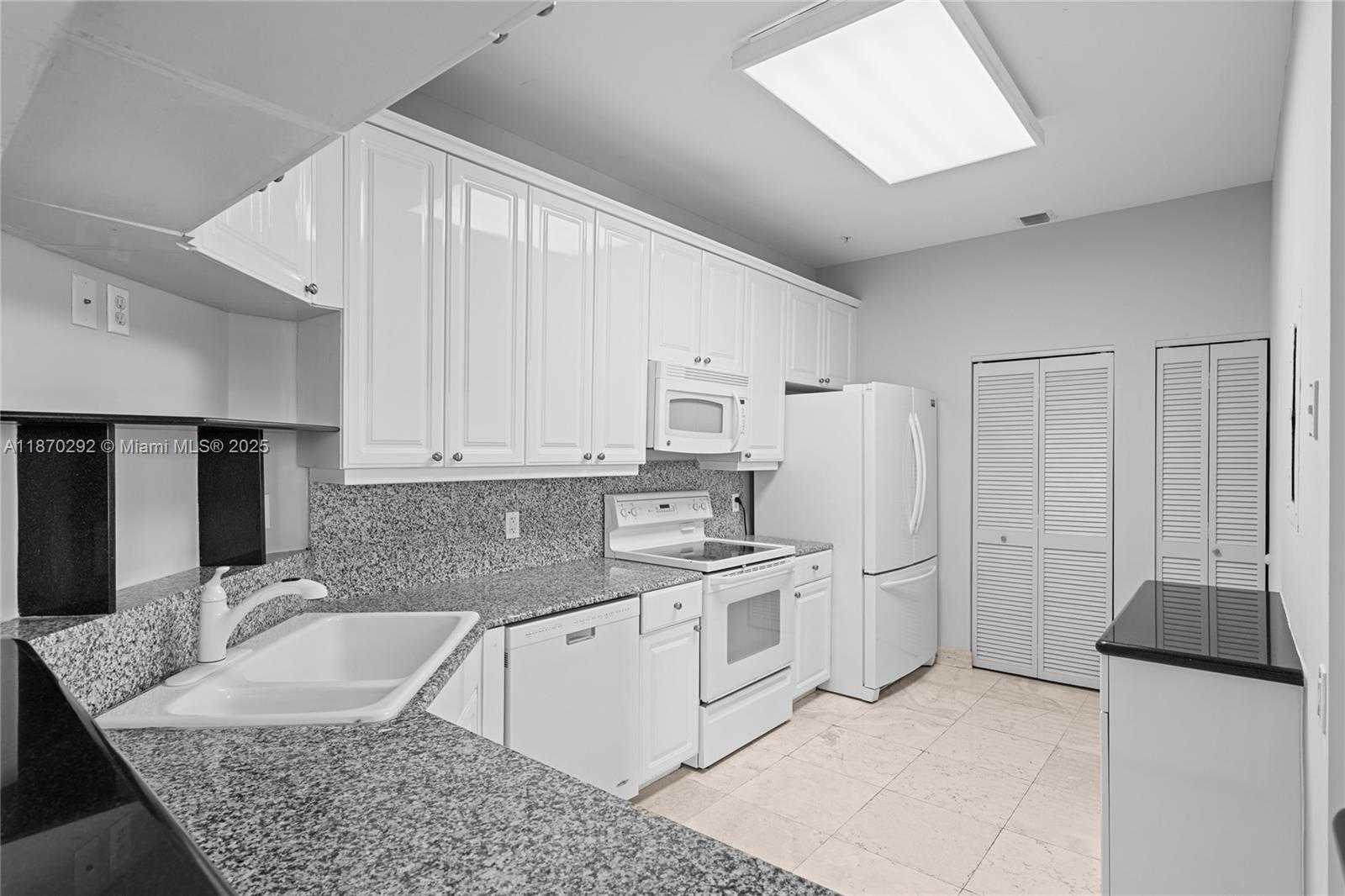 Small Image of 888 BRICKELL KEY DR #408, Miami Number 25