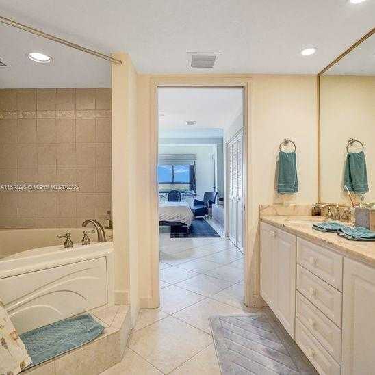 Small Image of 151 CRANDON BLVD #1130, Key Biscayne Number 13
