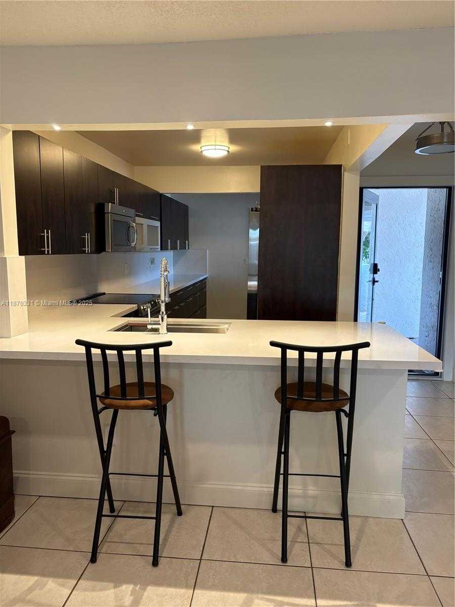Small Image of 11527 SOUTH WEST 84TH LN, Miami Number 10