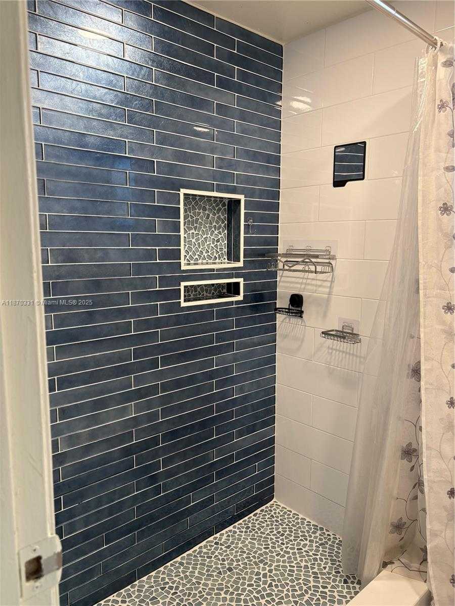 Small Image of 11527 SOUTH WEST 84TH LN, Miami Number 15