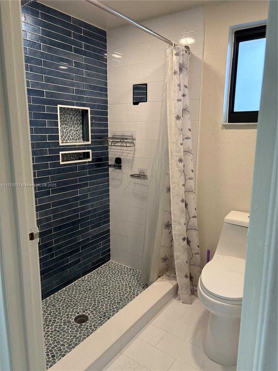 Small Image of 11527 SOUTH WEST 84TH LN, Miami Number 16