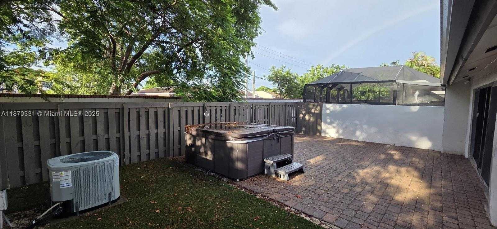 Small Image of 11527 SOUTH WEST 84TH LN, Miami Number 4