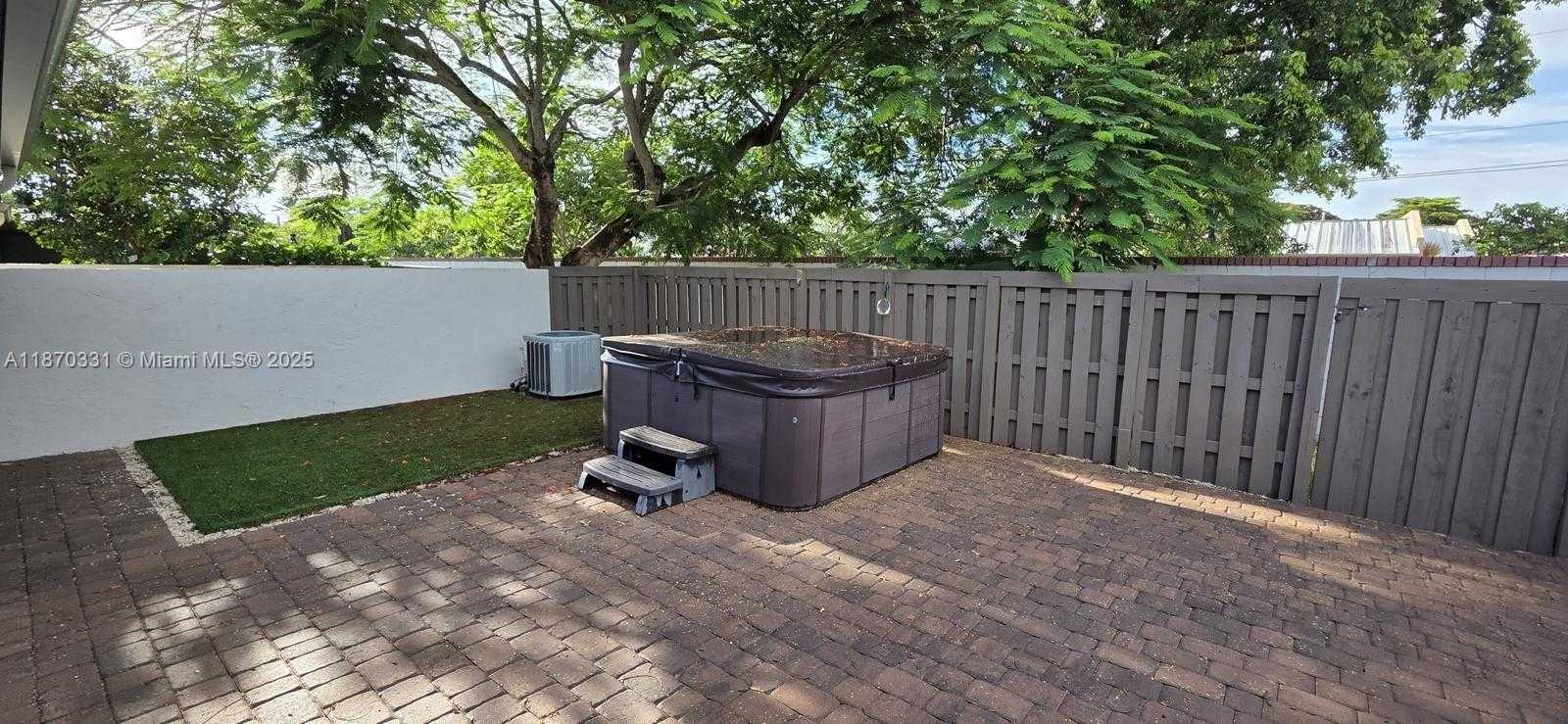 Small Image of 11527 SOUTH WEST 84TH LN, Miami Number 6