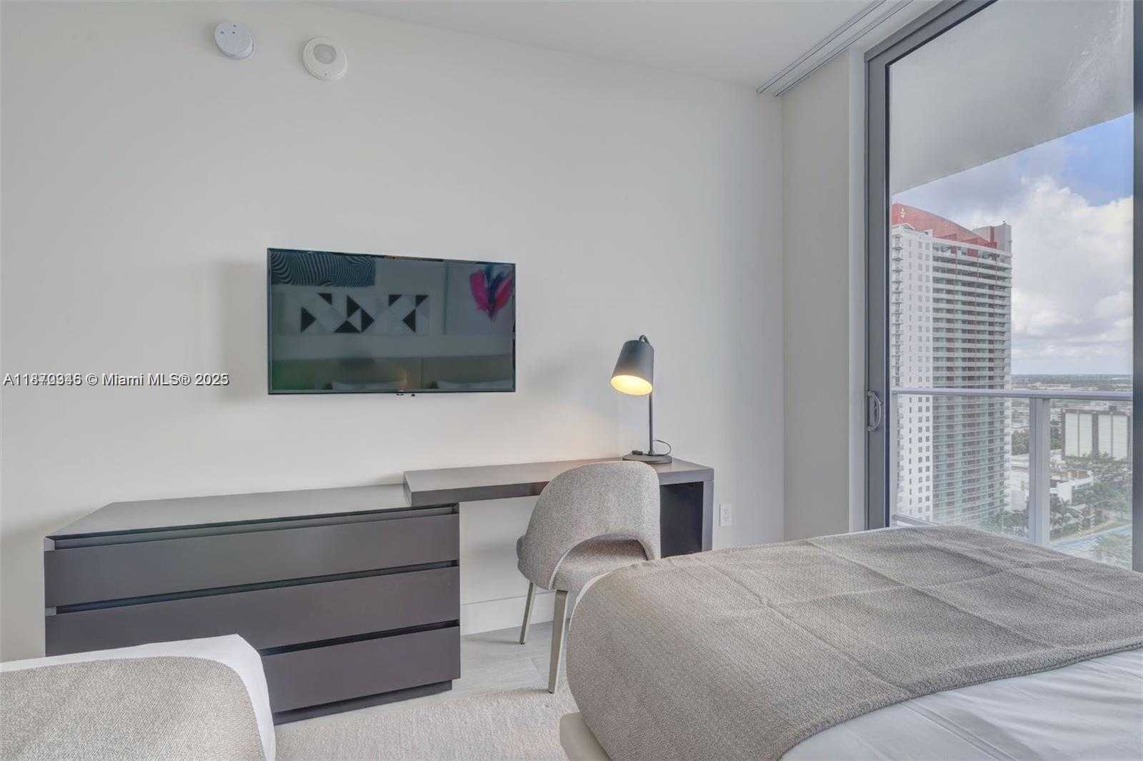 Small Image of 4010 SOUTH OCEAN DR #R3308, Hollywood Number 9