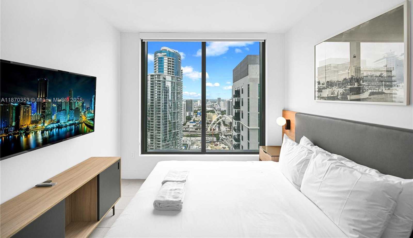 Small Image of 159 NORTH EAST 6TH ST #4015, Miami Number 6