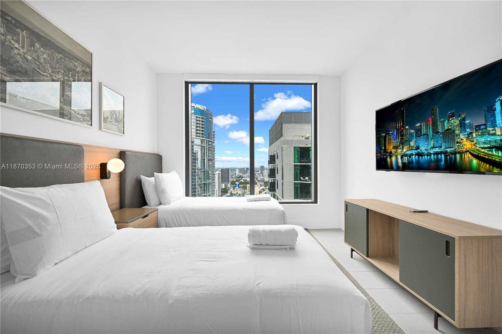 Small Image of 159 NORTH EAST 6TH ST #4015, Miami Number 8