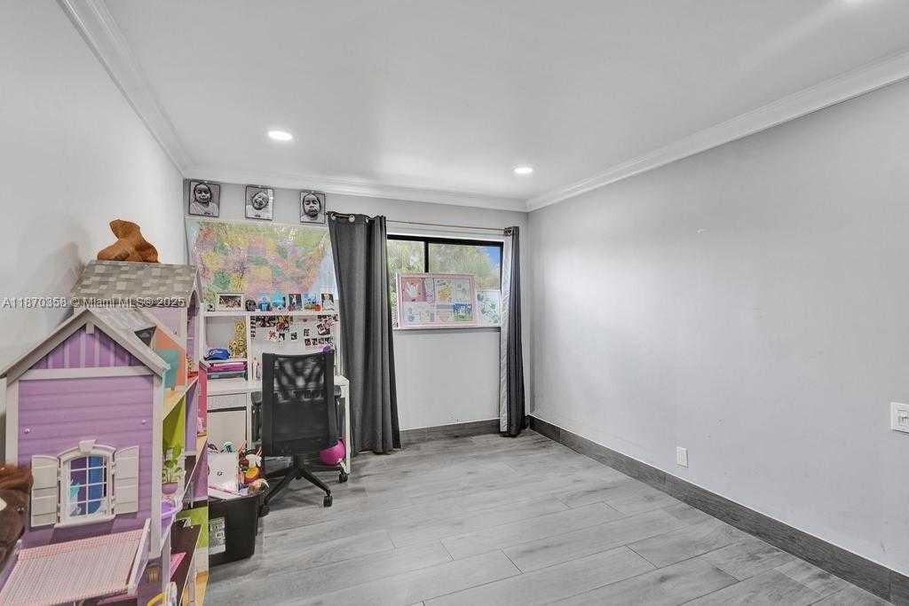 Small Image of 900 CRYSTAL LAKE DR #2B, Deerfield Beach Number 17