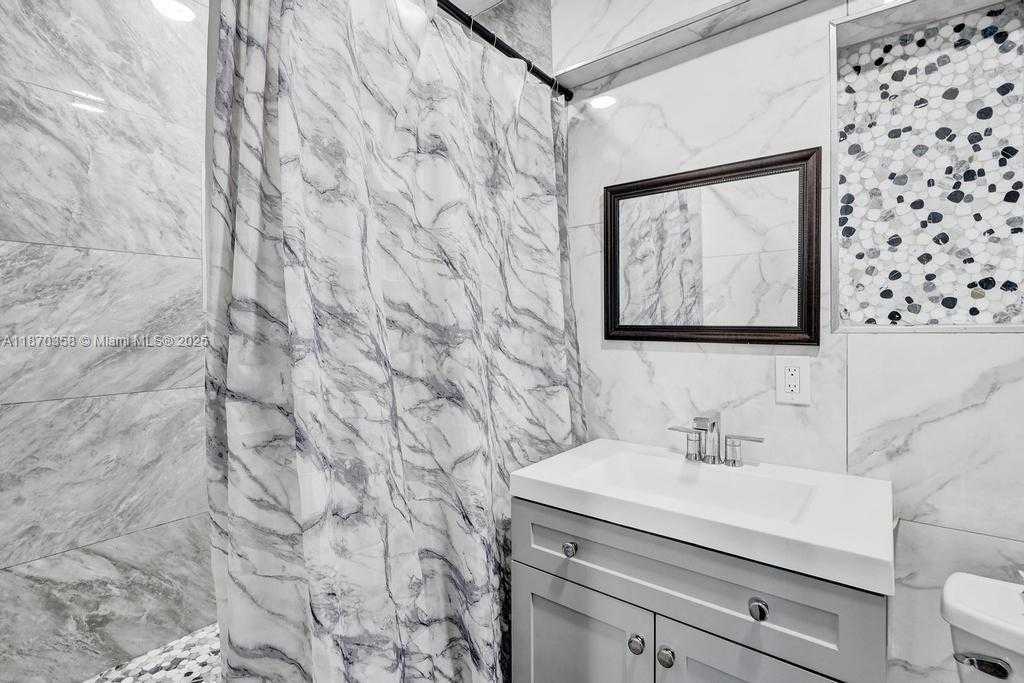 Small Image of 900 CRYSTAL LAKE DR #2B, Deerfield Beach Number 18