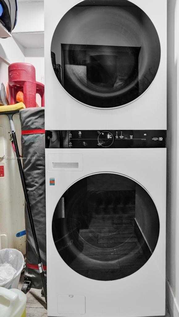 Small Image of 900 CRYSTAL LAKE DR #2B, Deerfield Beach Number 26