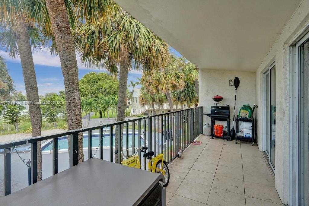 Small Image of 900 CRYSTAL LAKE DR #2B, Deerfield Beach Number 28