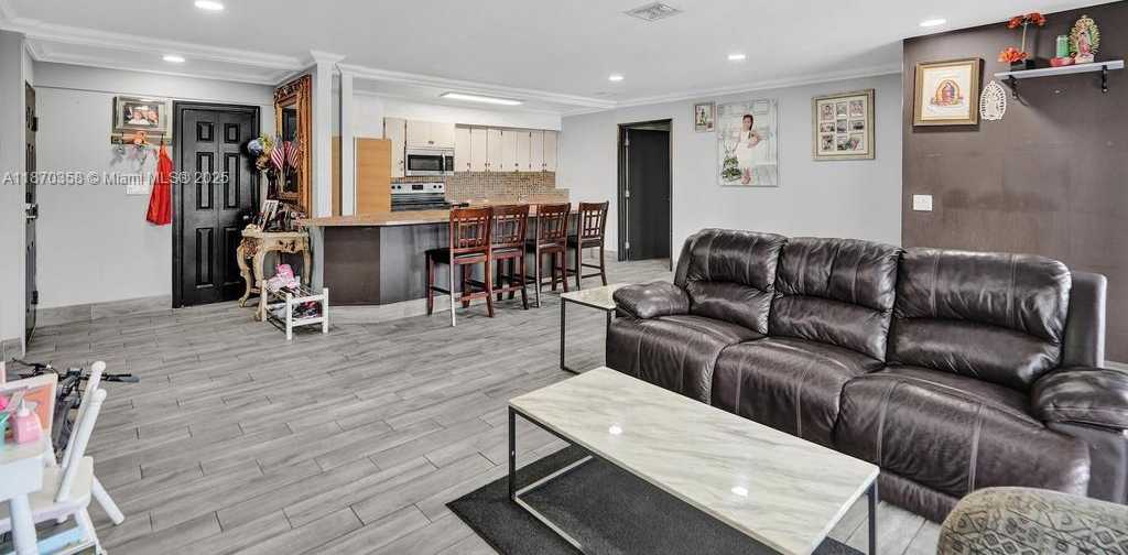 Small Image of 900 CRYSTAL LAKE DR #2B, Deerfield Beach Number 3