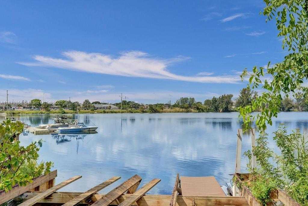 Small Image of 900 CRYSTAL LAKE DR #2B, Deerfield Beach Number 34