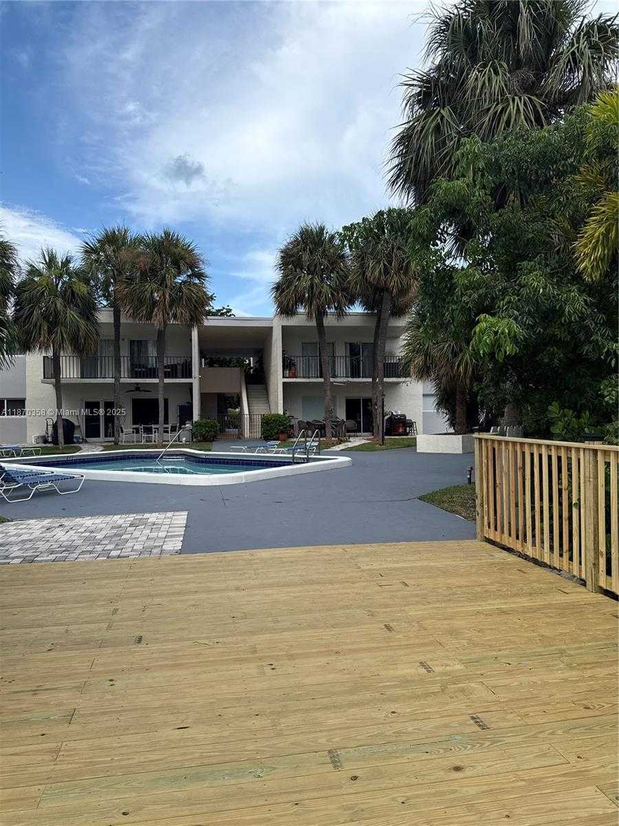 Small Image of 900 CRYSTAL LAKE DR #2B, Deerfield Beach Number 35