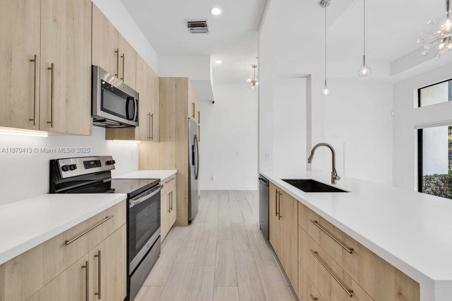 Small Image of 4369 NORTH WEST 9TH ST, Plantation Number 8