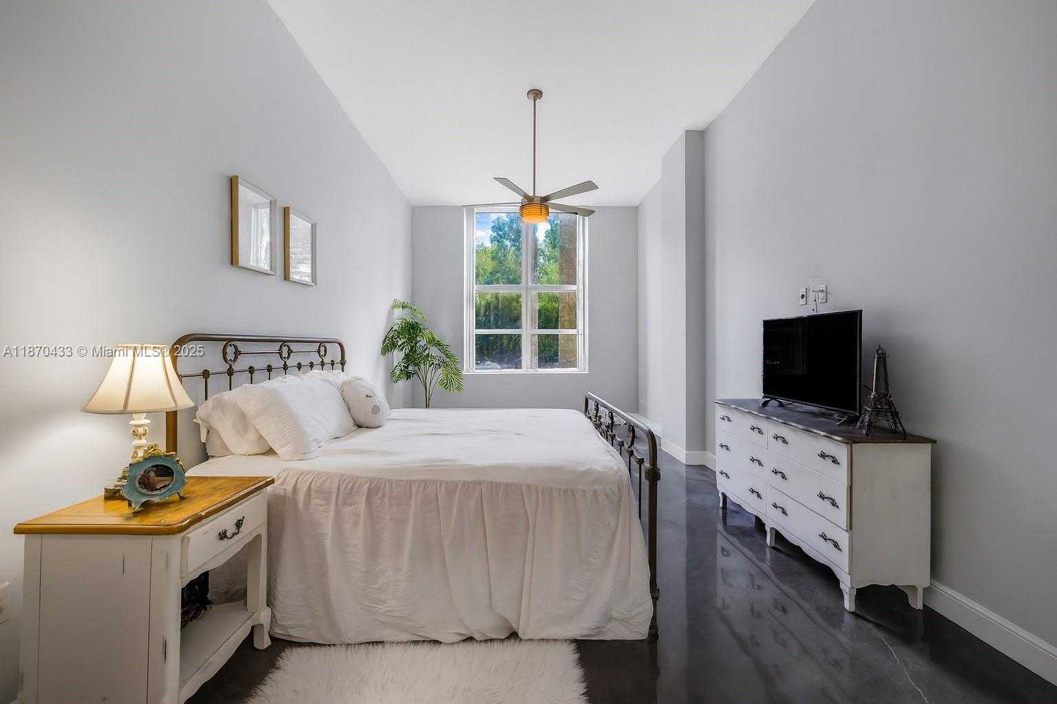 Small Image of 2000 NORTH BAYSHORE DR #114, Miami Number 10