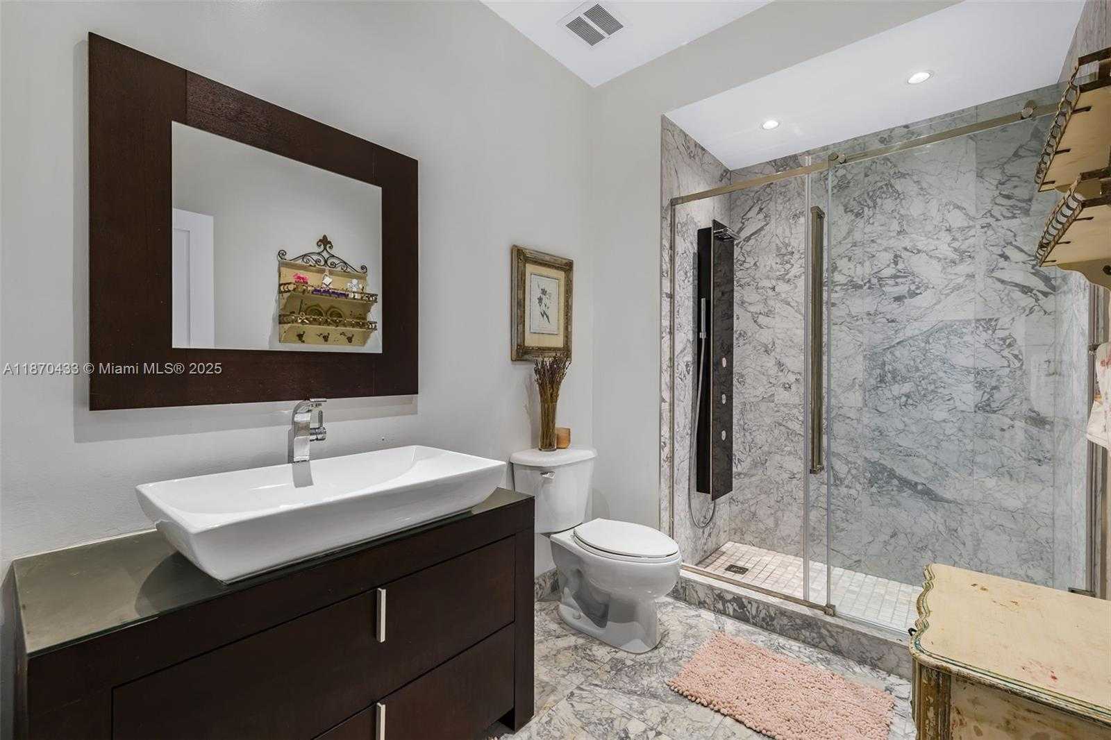 Small Image of 2000 NORTH BAYSHORE DR #114, Miami Number 14