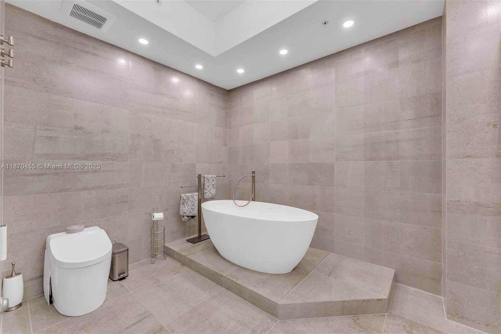 Small Image of 18201 COLLINS AVE #4606, Sunny Isles Beach Number 15