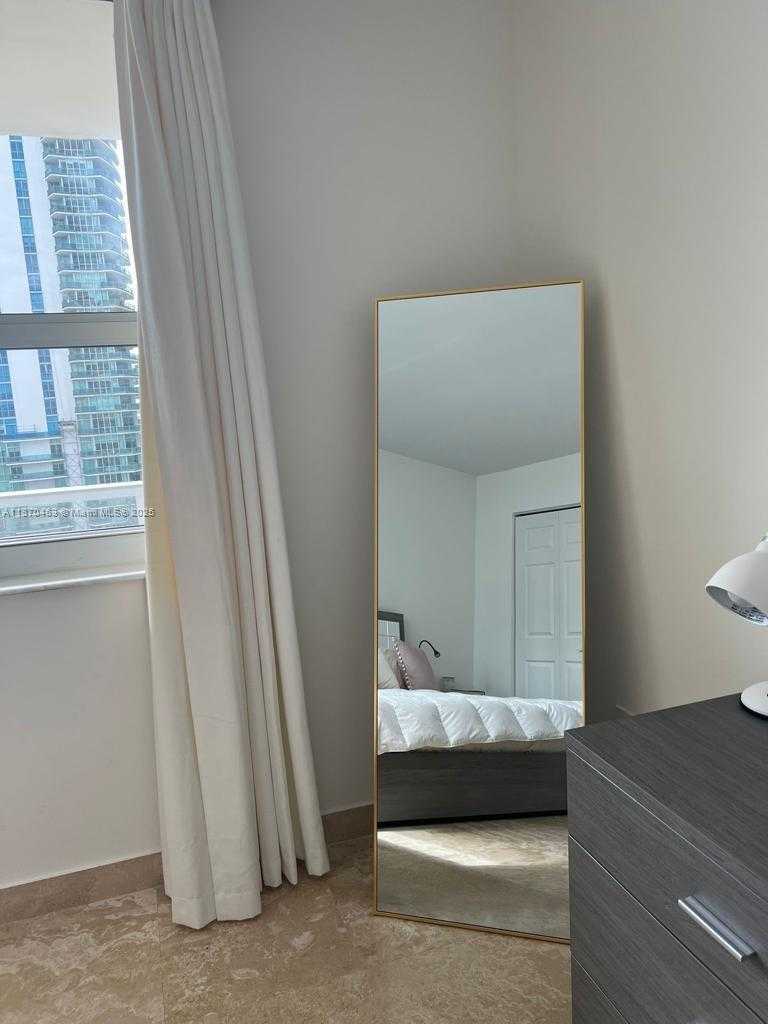 Small Image of 1155 BRICKELL BAY DR #805, Miami Number 13