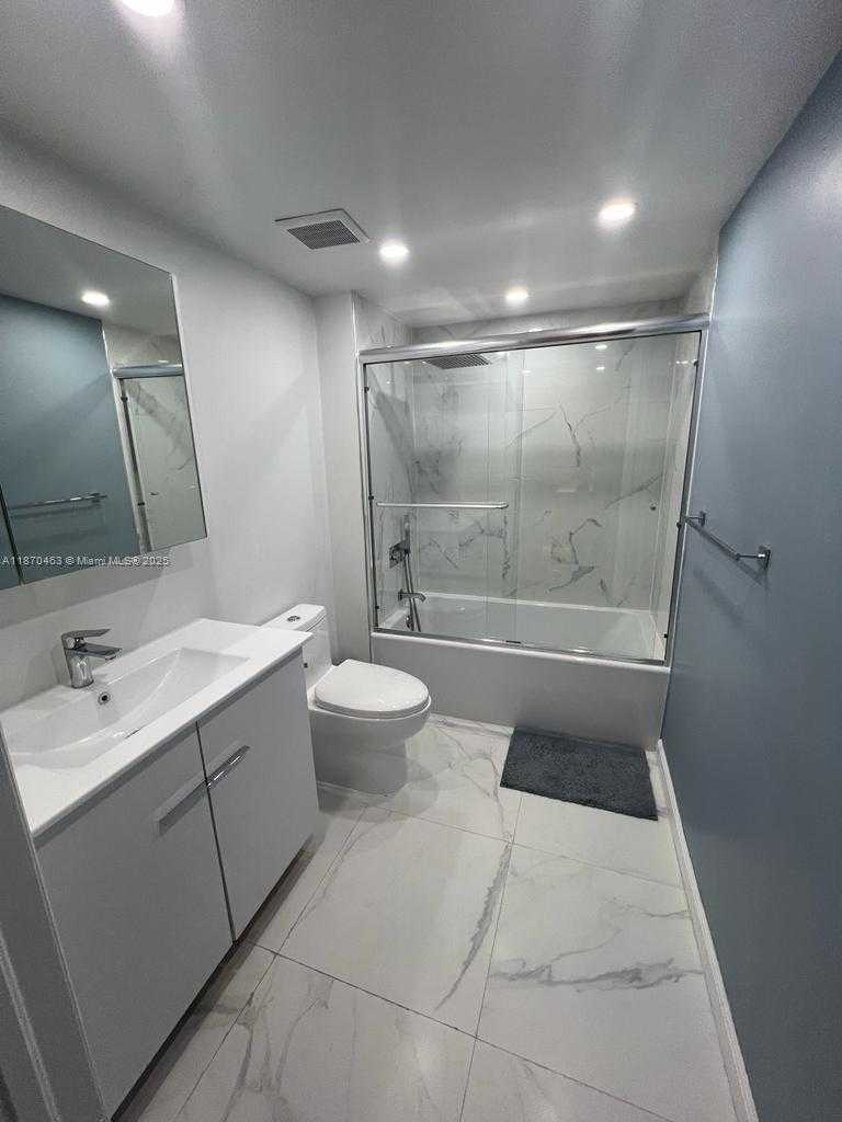 Small Image of 1155 BRICKELL BAY DR #805, Miami Number 16