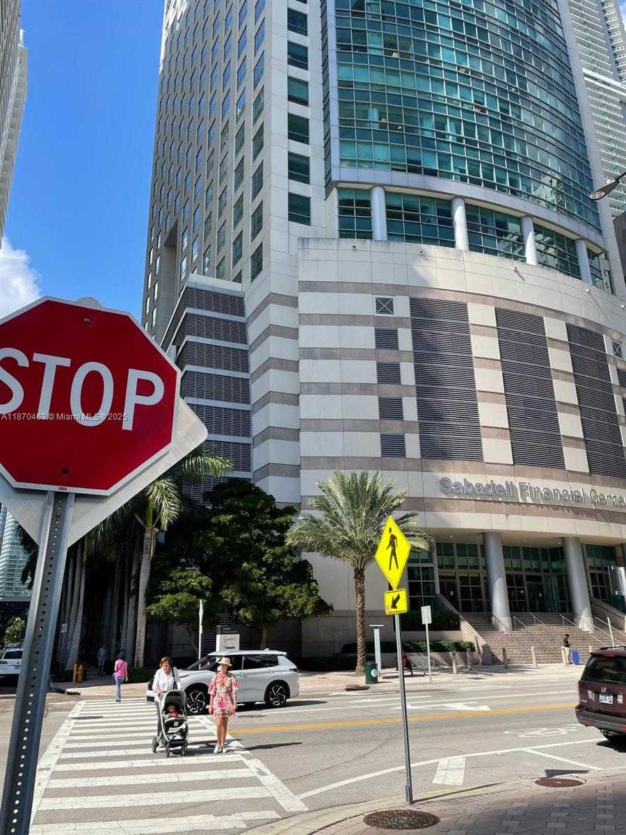 Small Image of 1155 BRICKELL BAY DR #805, Miami Number 3